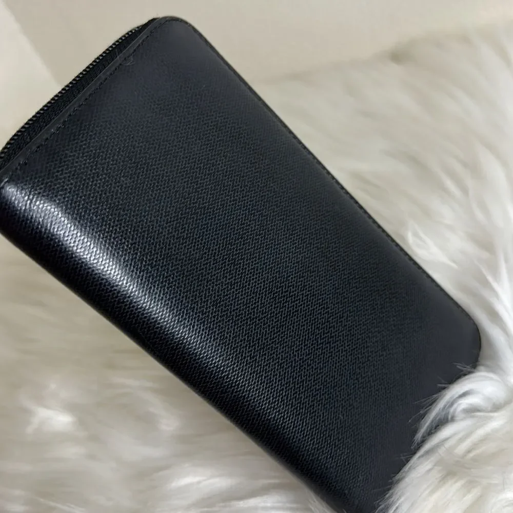 💯Authentic Chanel Leather Zipped Around Long Wallet 🍀